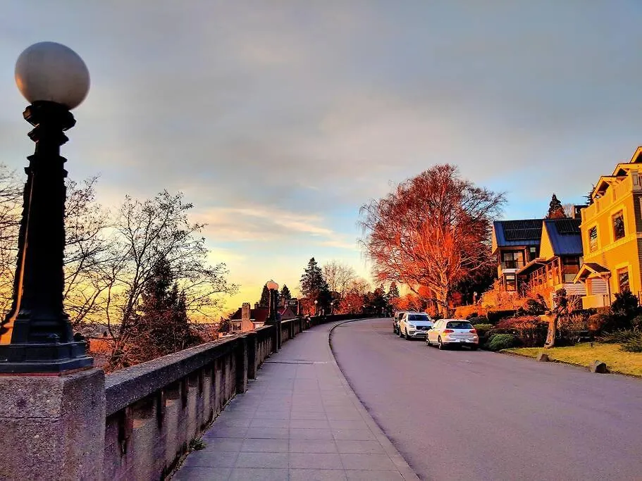Holiday home Walker Paradise #2 With 1 Permitted Street Parking In Front Seattle